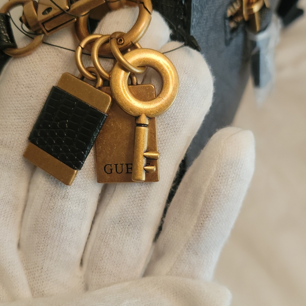 Guess NWT - Picture 7 of 9